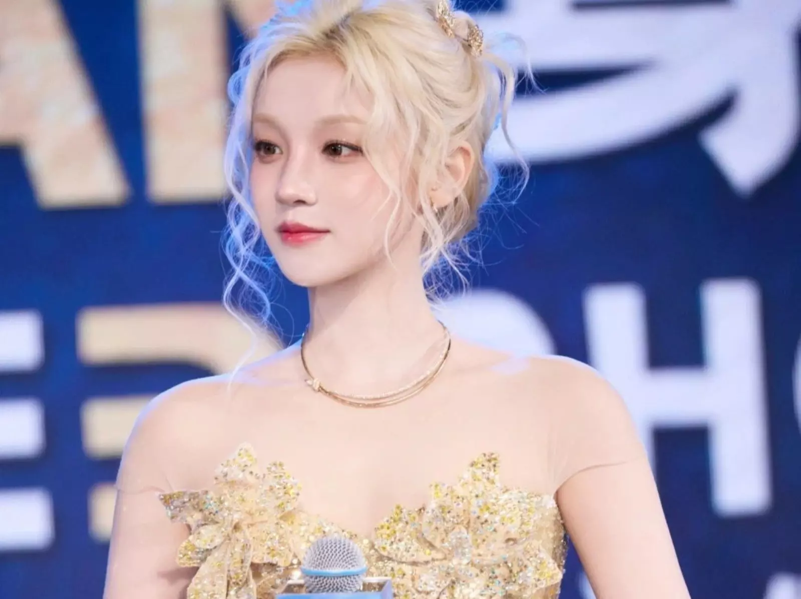 (G)I-DLE 宋雨琦身高 162 公分性感禮服亮相《奔跑吧》記者會！網讚：「白雪公主吧我暈！」
